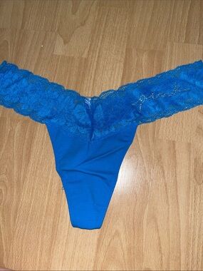Victoria's Secret PINK Bright Blue Lace-Trim Thong
